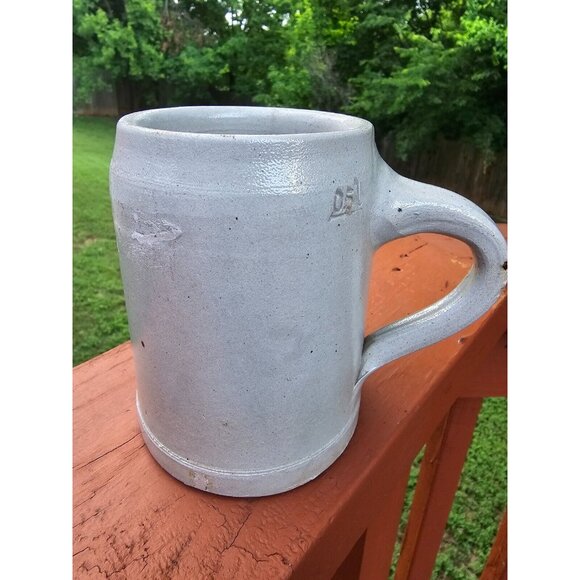 Vintage Lowenbrau Munchen 0.5L- Stoneware German-Stein Beer Mug Munich - Picture 2 of 5